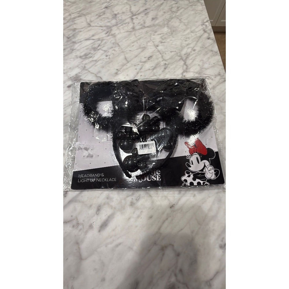 Disney Minnie Mouse Light-Up Headband and Necklace Set